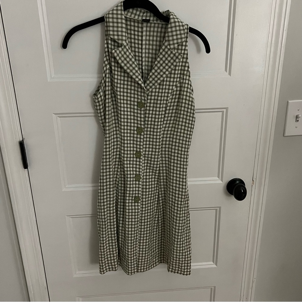 Collard stripped button down